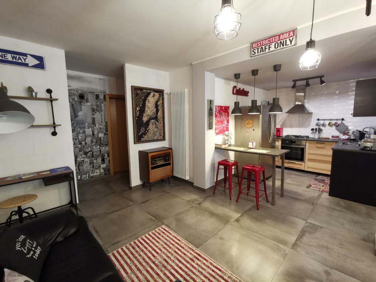The Black Dog House Valenzano Exterior foto